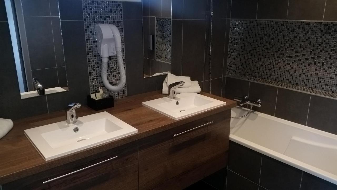 לה רוס Hotel Restaurant Le Yeti מראה חיצוני תמונה